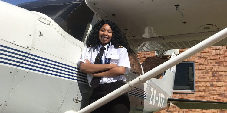 Aviation, a combat associated with masculinity – not any more. 18 Aviation, a combat associated with masculinity – not any more.