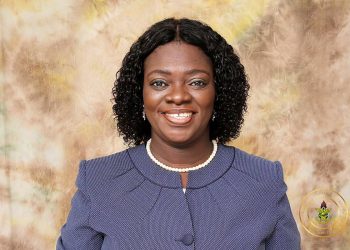 A top female academic wins an award to tackle antibiotic resistance against TB