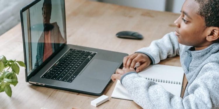 A humanising approach can help facilitate effective online teaching and learning 18 A humanising approach can help facilitate effective online teaching and learning