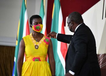 Presidency bestows national Order of the Baobab on Dr Hlamalani Ngwenya