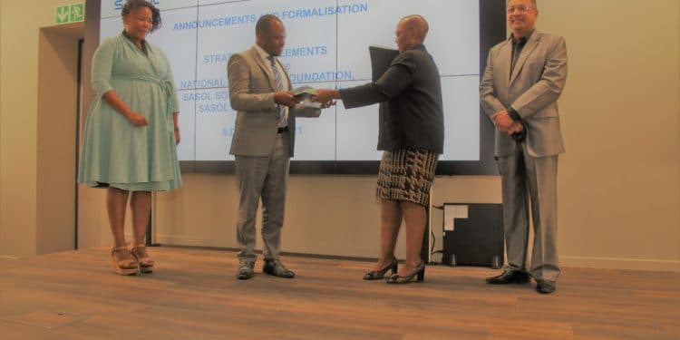 Sasol Partners with the NRF to Bolster SA’s Science and Engineering Research Capabilities 18 Sasol Partners with the NRF to Bolster SA’s Science and Engineering Research Capabilities