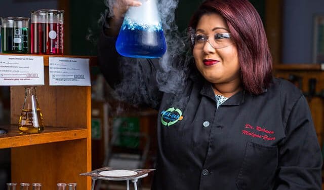 Inspiring young girls to pursue the sciences 18 Inspiring young girls to pursue the sciences