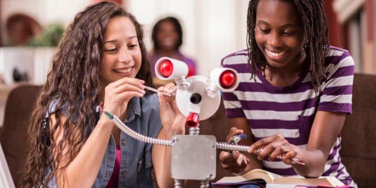 <strong>UP-project motivates African girls</strong> 18 Collaboration Opportunities