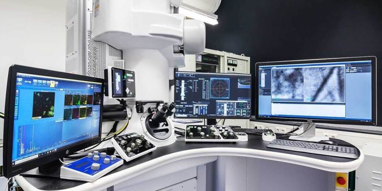 UFS unveils state-of-the-art microscopy machine during two-day conference 